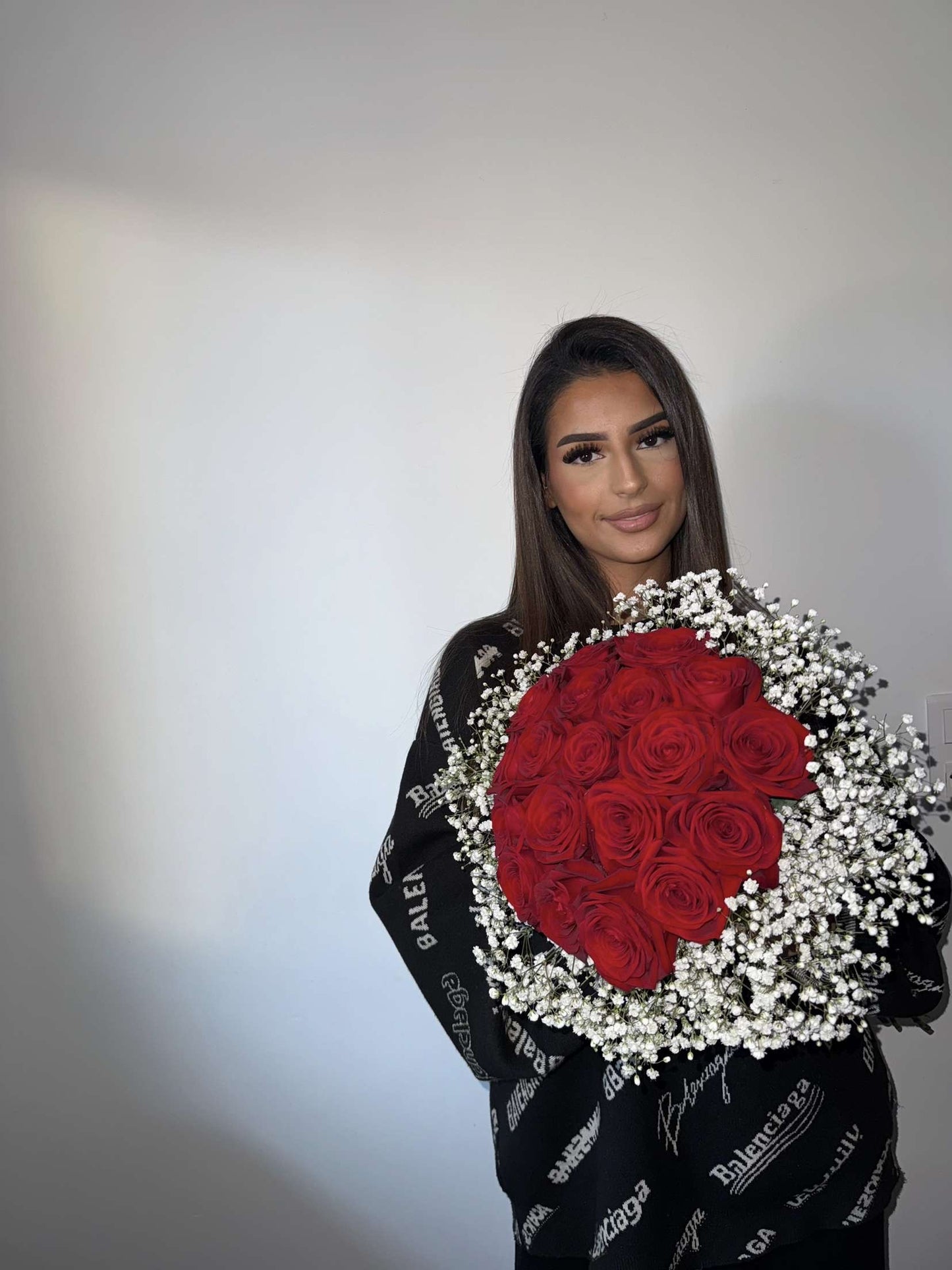 Bouquet de 50 Roses Rouges – Une Symphonie de Passion